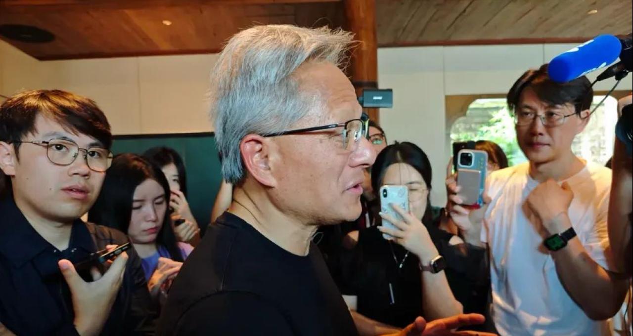 黄仁勋回应争议，英伟达在中美博弈中找到微妙平衡