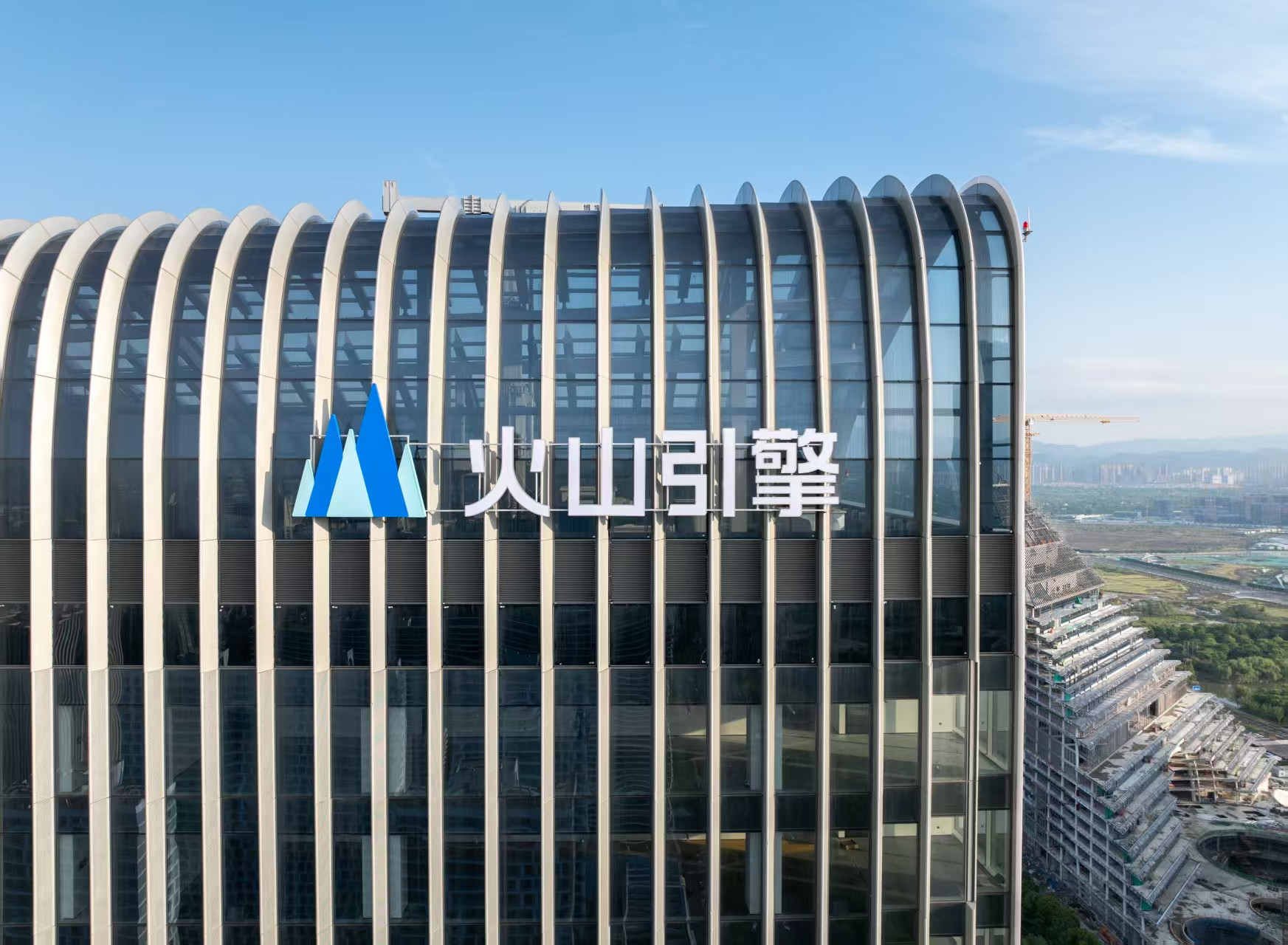 闯入2025年Gartner挑战者象限，火山引擎靠什么逆袭？