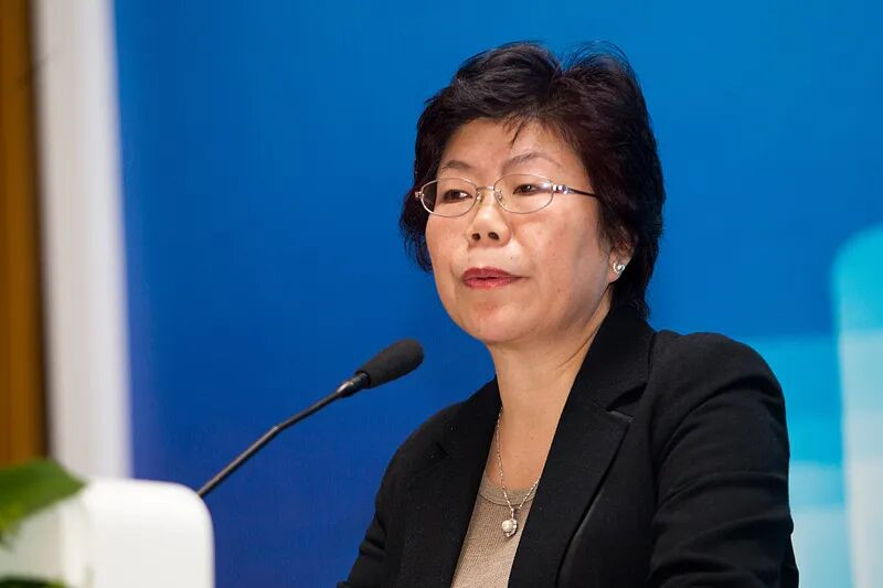 潘英丽：上海国际金融中心助力人民币国际化