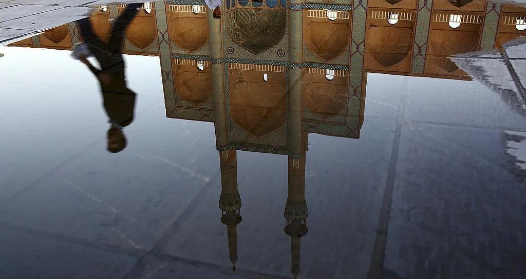 中东战火下的中国商人：港口停运、海运附加费上涨30倍