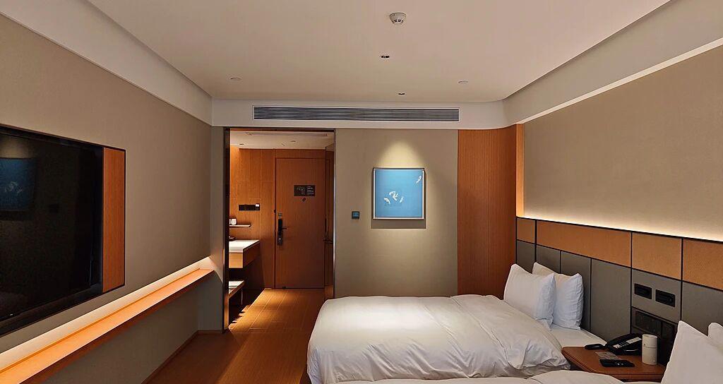 圈地一年，华住和亚朵净利润差距扩大