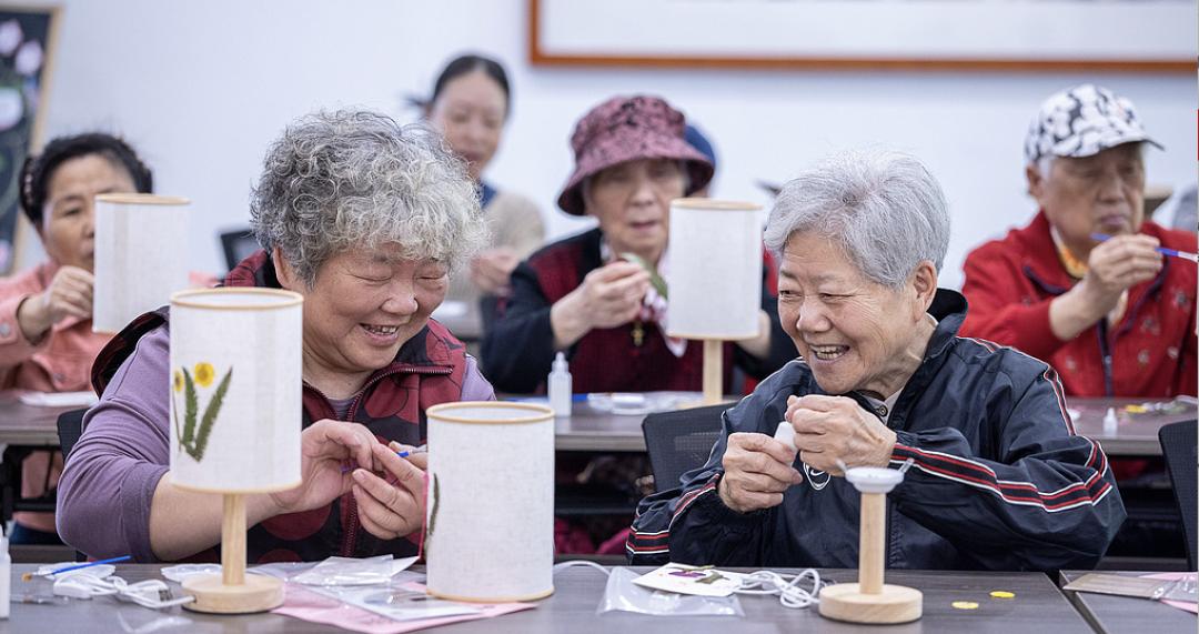刘世锦：建议城乡居民人均养老金每月收入增至1000元